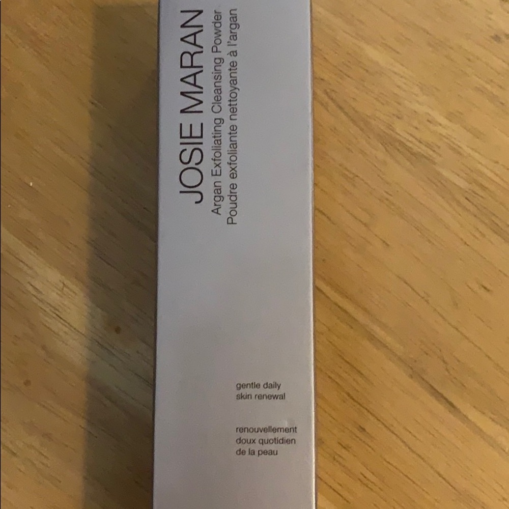 Josie Maran Argan Exfoliating Powder